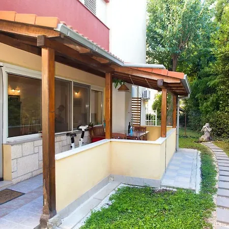 Tera Near Bacvice And Centre Apartman Split